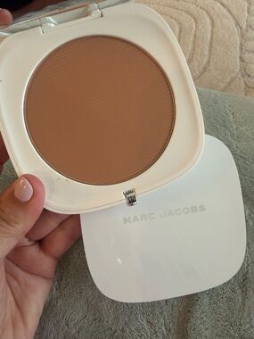 Marc Jacobs Pressed Bronzer Compact O!Mega Bronze Coconut Perfect Tan